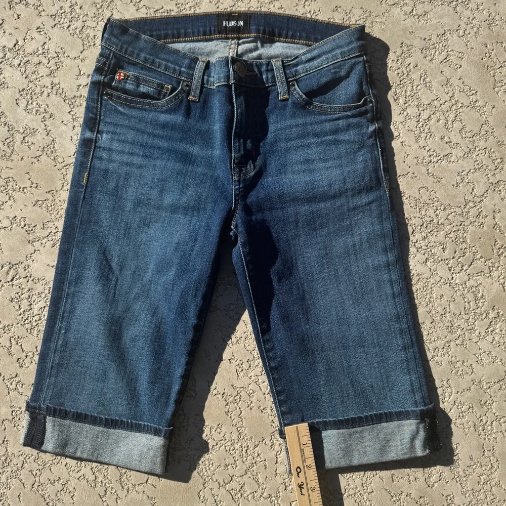 🩳 Hudson Amelia Rolled Cuffed Knee Mid-Rise Indigo Denim Bermuda Shorts Sz 26 - Picture 6 of 15